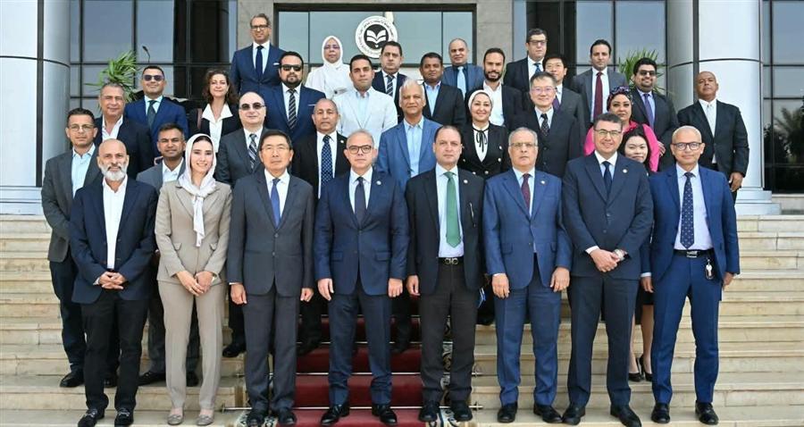 وزير الاستثمار يبحث مع شركات سنغافورية خطط التوسع في مصر